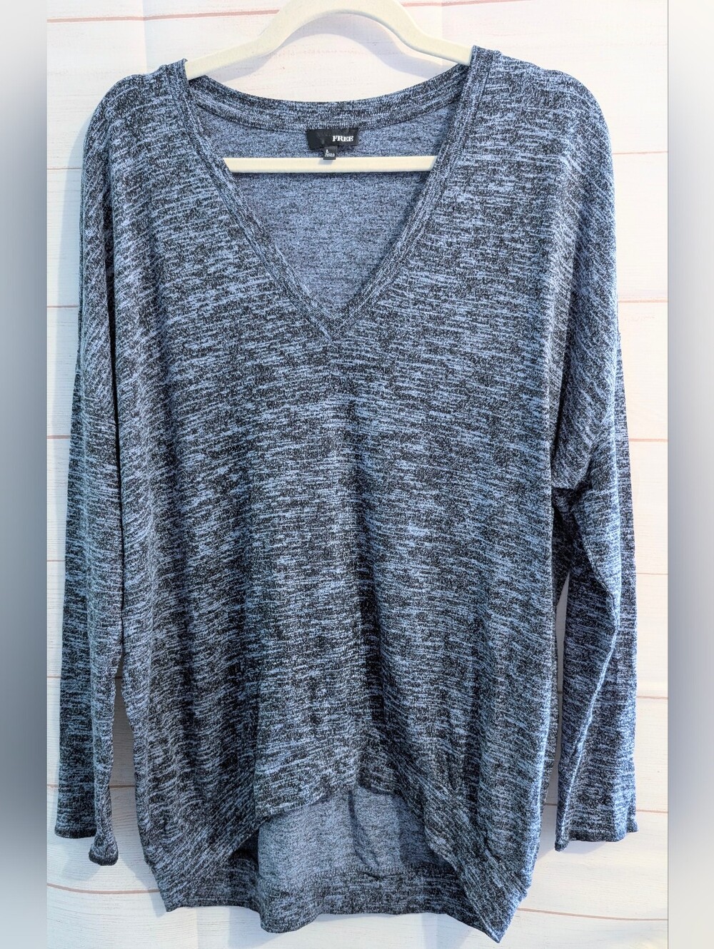 Wilfred Free Heathered Blue 💙 V Neck Knit Pullover Sweater Size Large